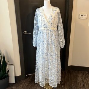 NWOT! Blue/white floral maxi dress, size L